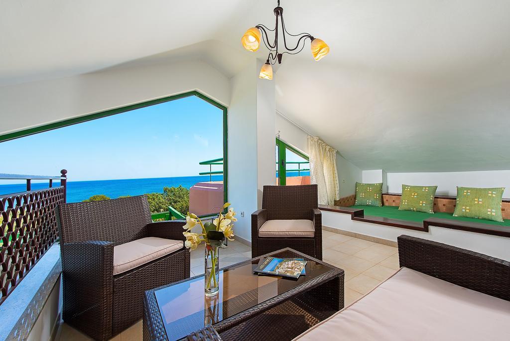 Beachfront Rhodes Seashell Holiday home *
